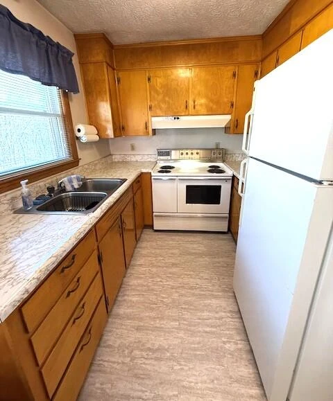 607 Heatherton DR - Photo 2