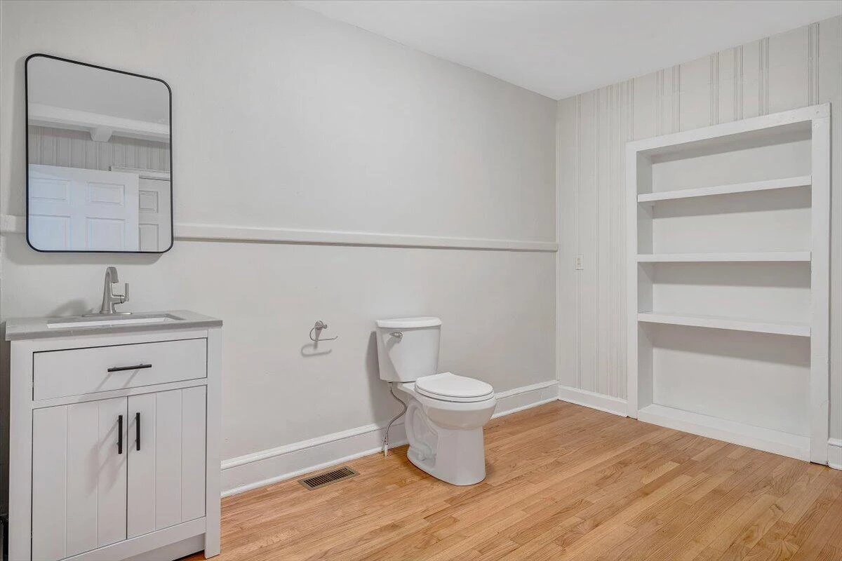 204 Beech ST NW - Photo 15