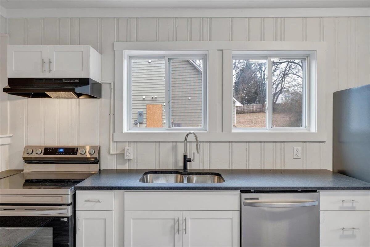 204 Beech ST NW - Photo 25
