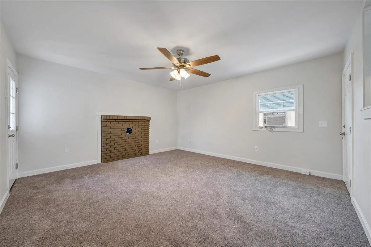 204 Beech ST NW - Photo 27