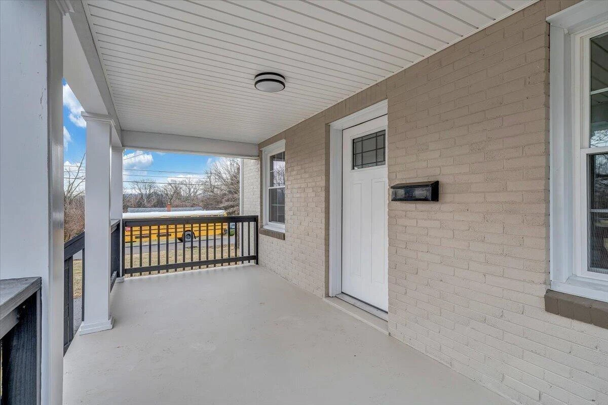 204 Beech ST NW - Photo 3