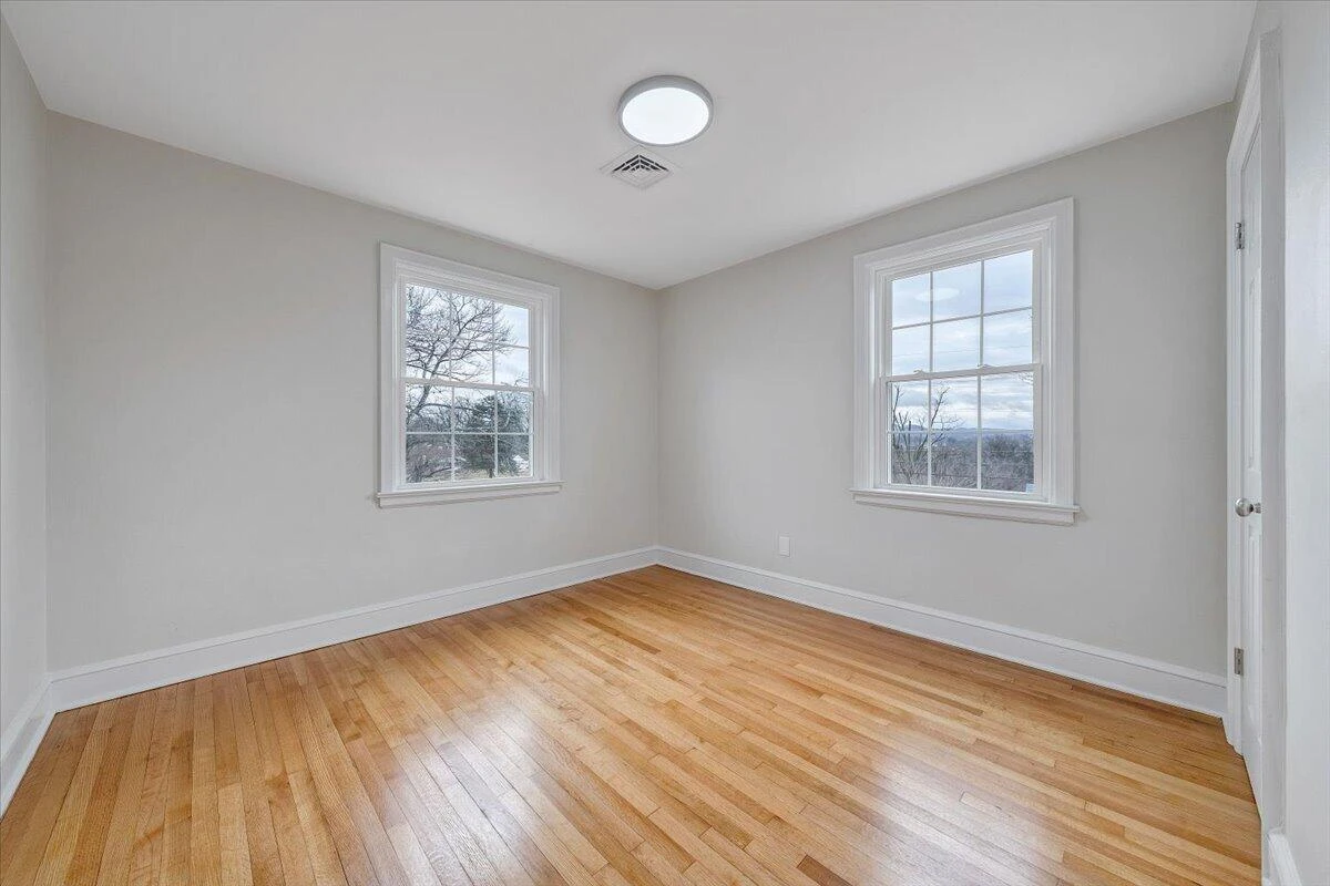 204 Beech ST NW - Photo 31