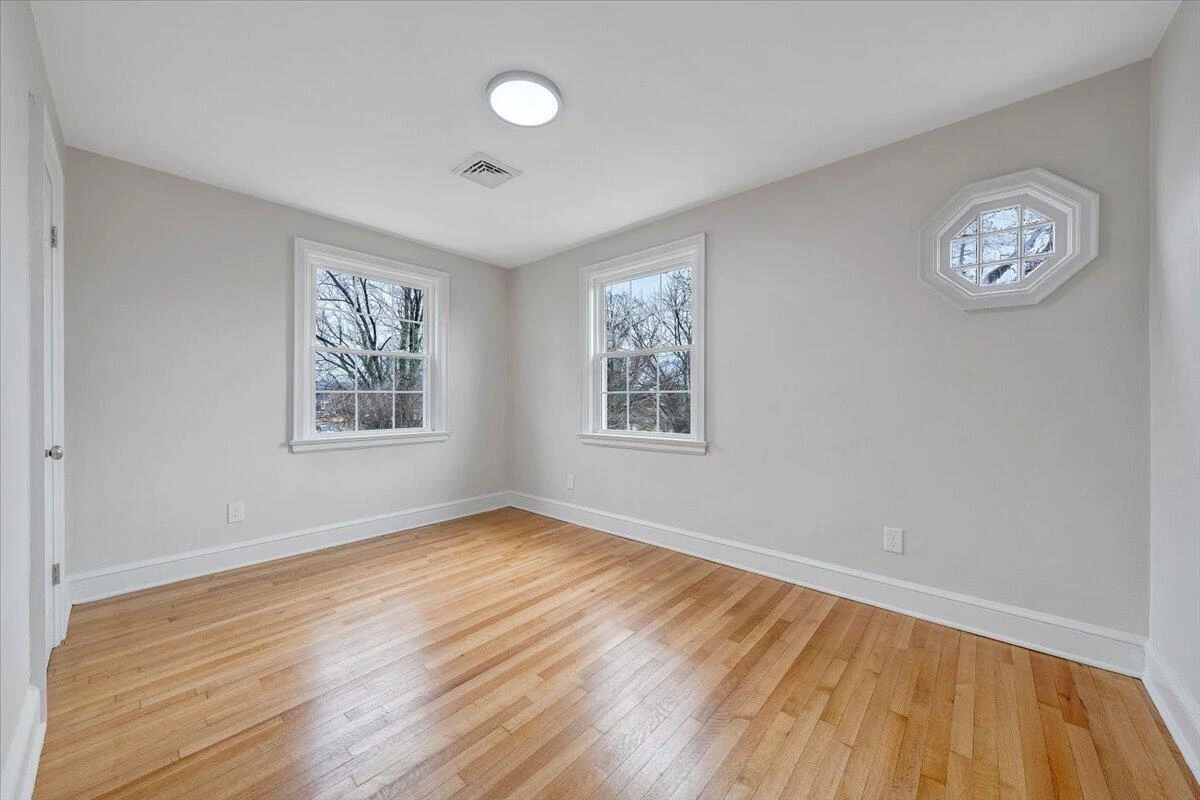 204 Beech ST NW - Photo 32