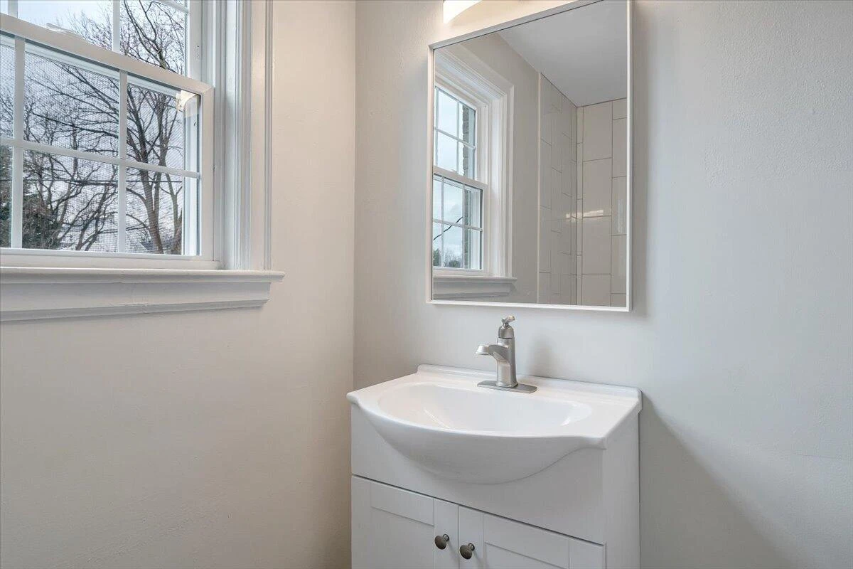 204 Beech ST NW - Photo 36
