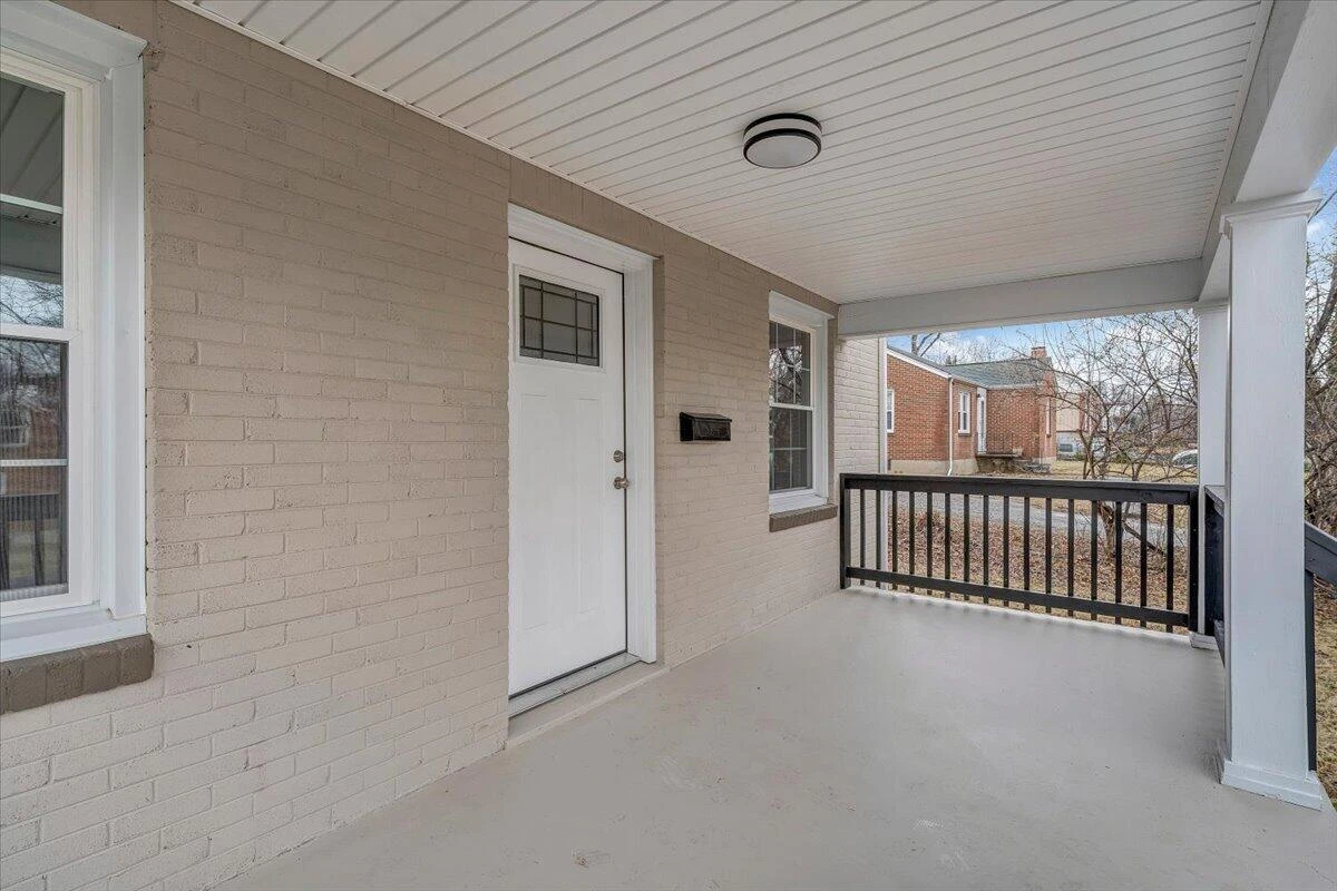 204 Beech ST NW - Photo 4