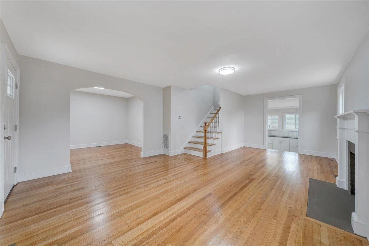 204 Beech ST NW - Photo 8