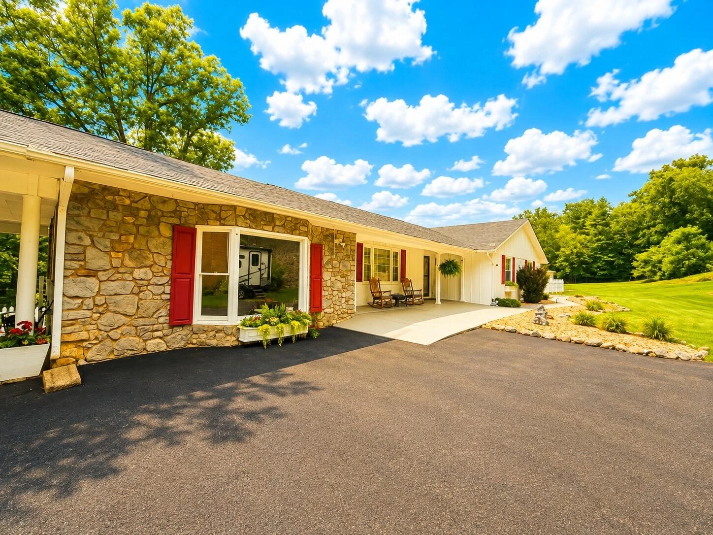 306 Woodbrook DR - Photo 3