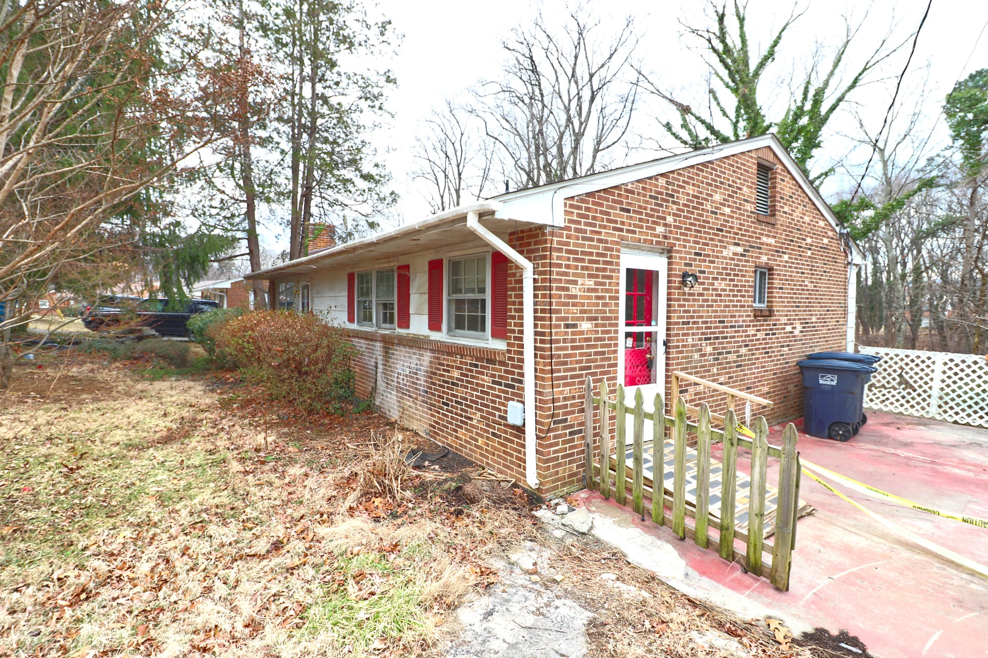 4504 Stonewall RD NW - Photo 2