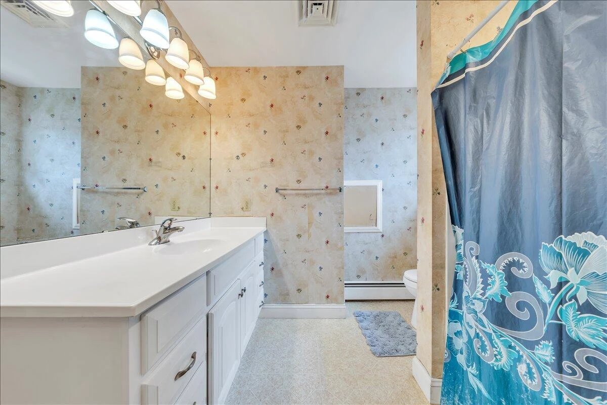 3417 Crittendon AVE NW - Photo 16