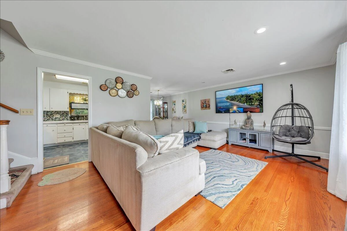 3417 Crittendon AVE NW - Photo 6