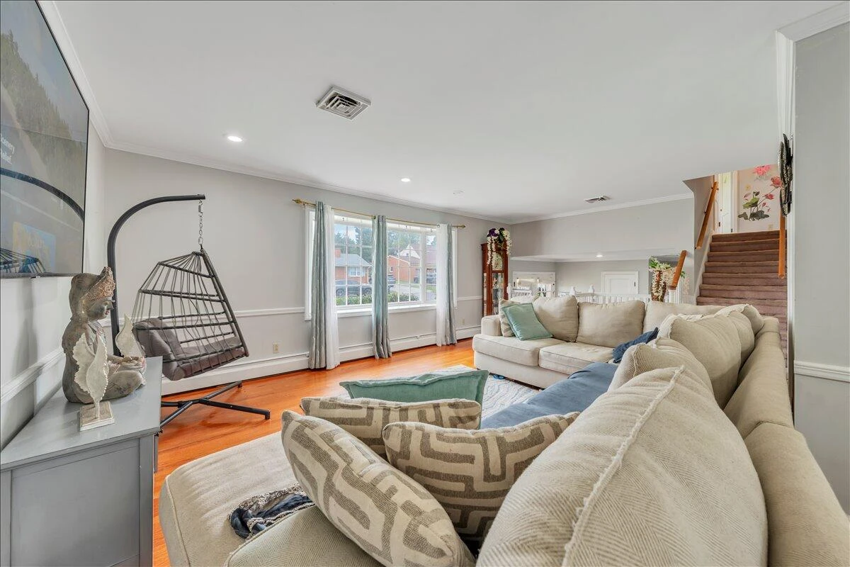 3417 Crittendon AVE NW - Photo 8