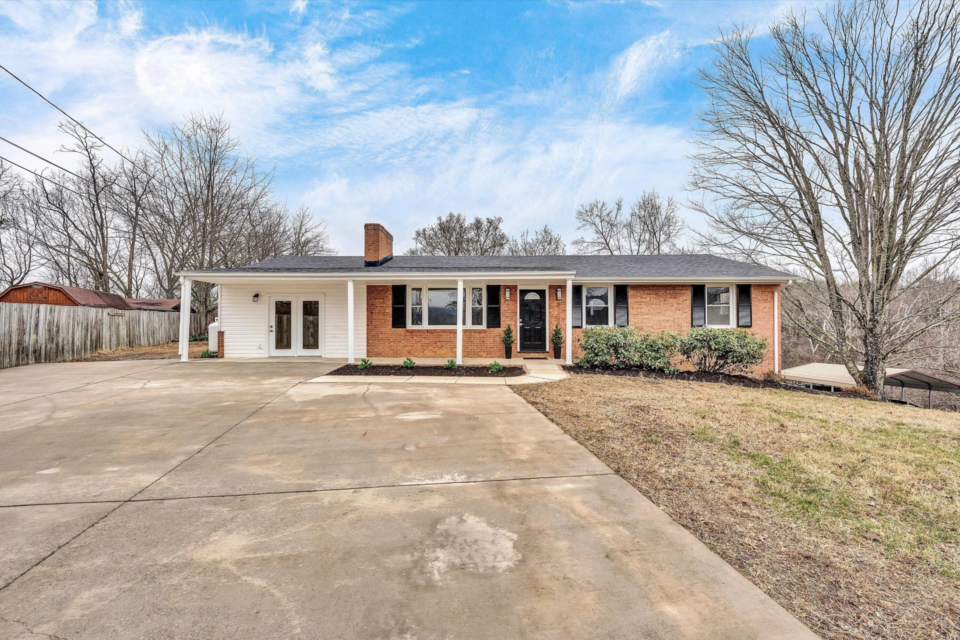 1462 Lakeridge CIR - Photo 2