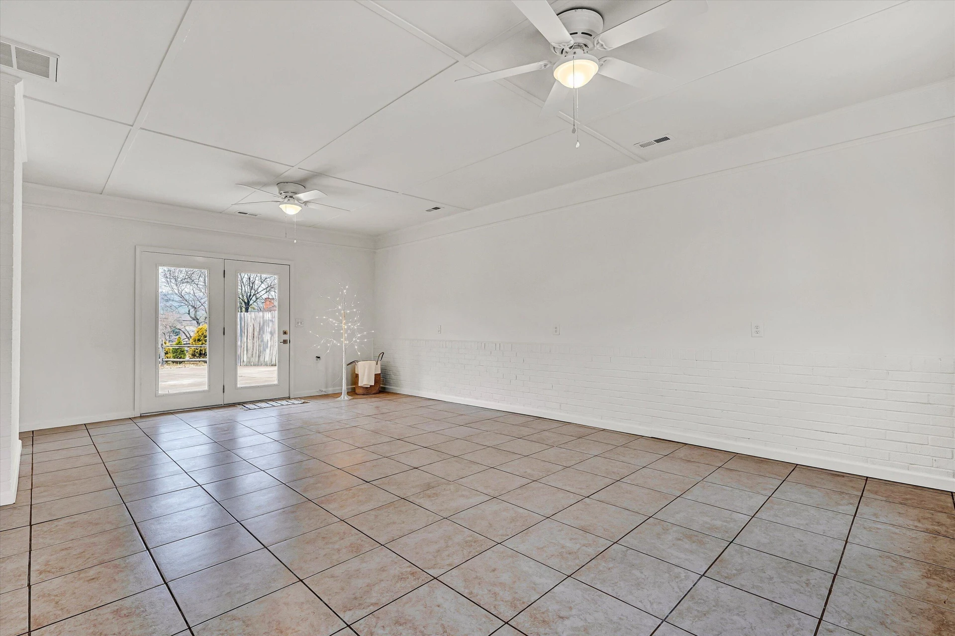 1462 Lakeridge CIR - Photo 24