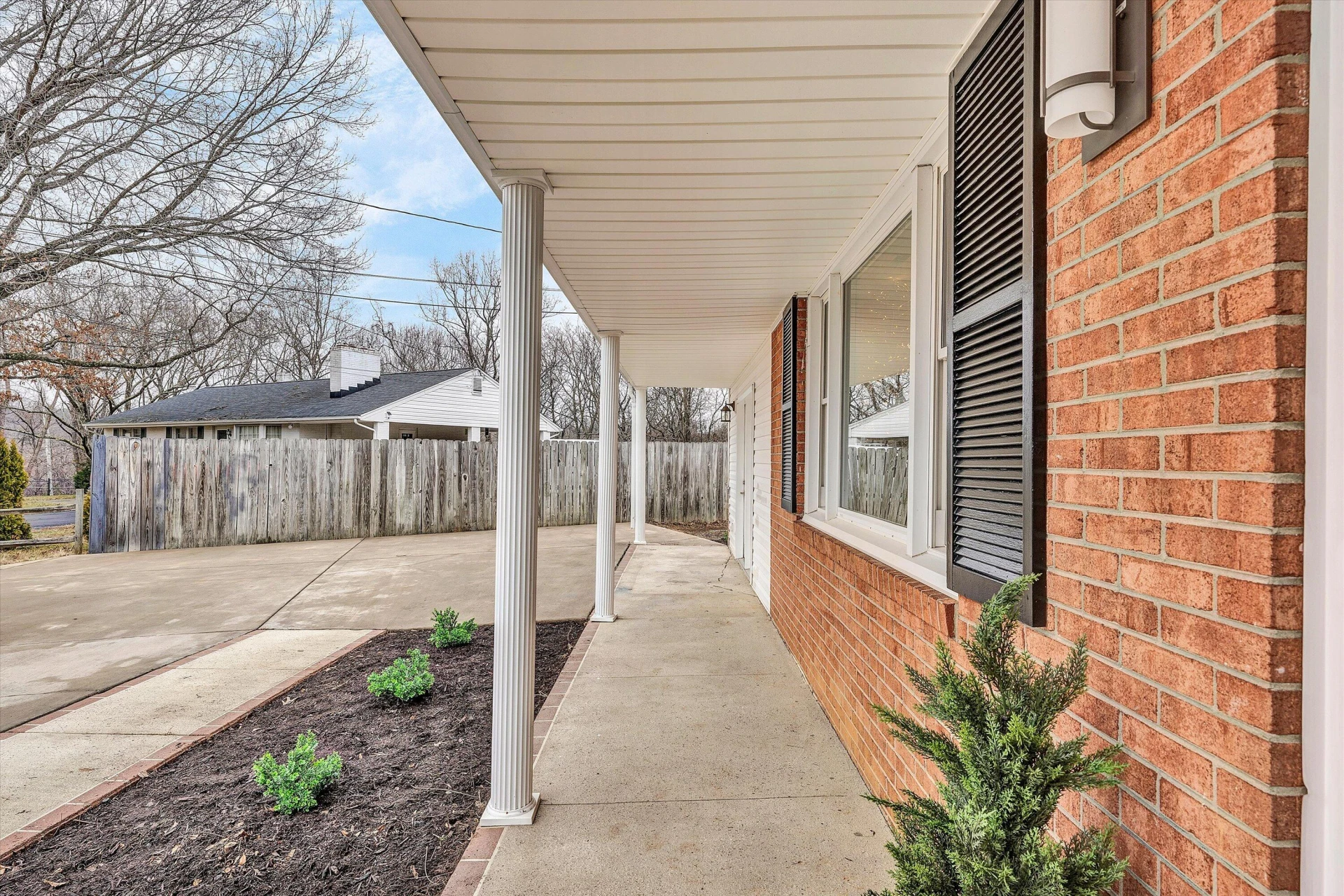 1462 Lakeridge CIR - Photo 6