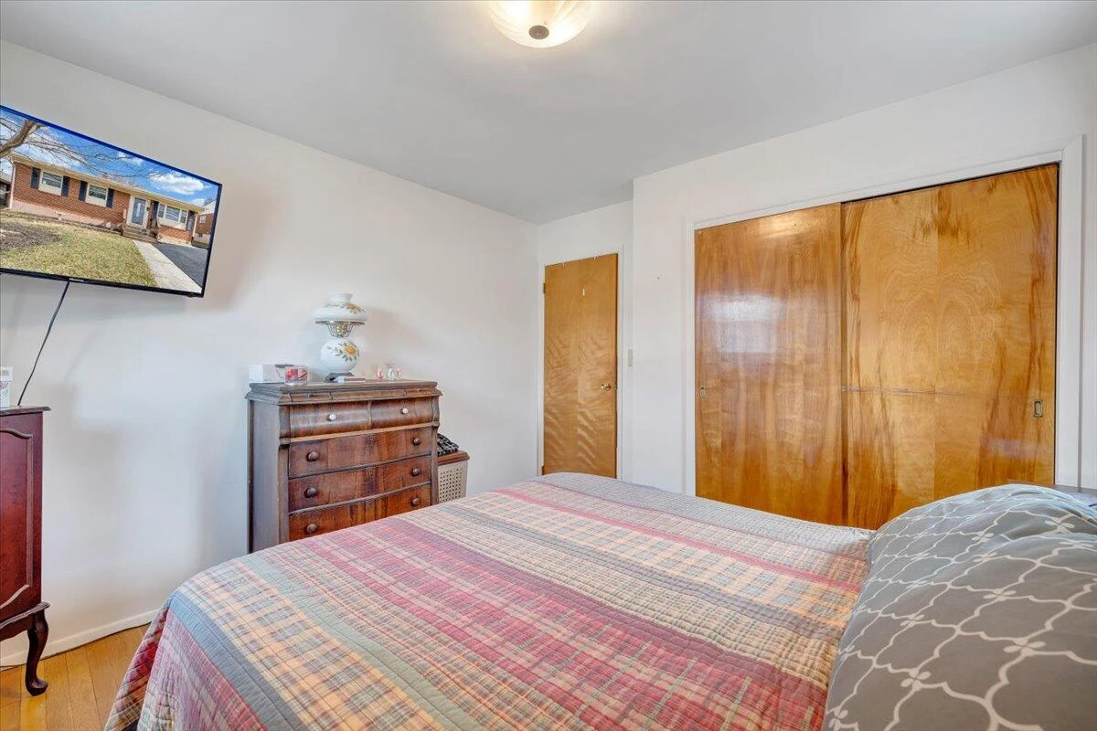 2241 Byrd AVE NE - Photo 14