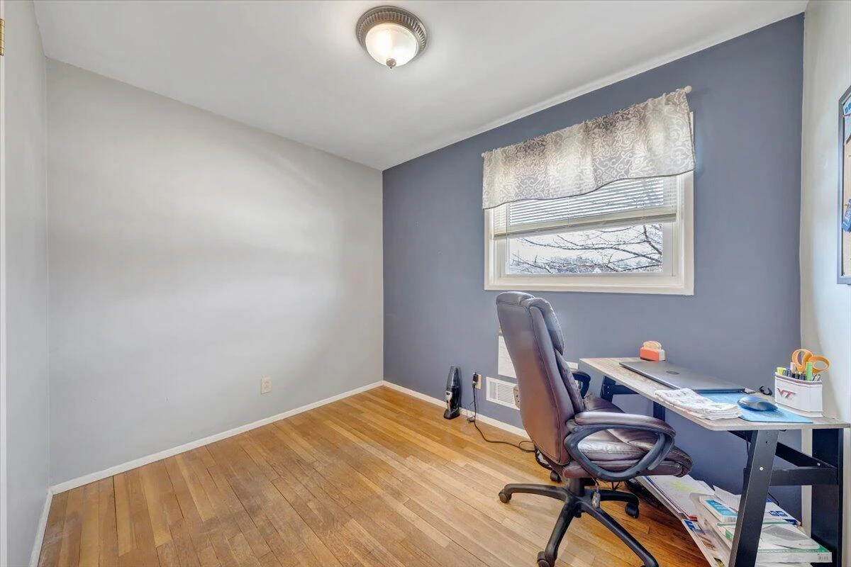 2241 Byrd AVE NE - Photo 16