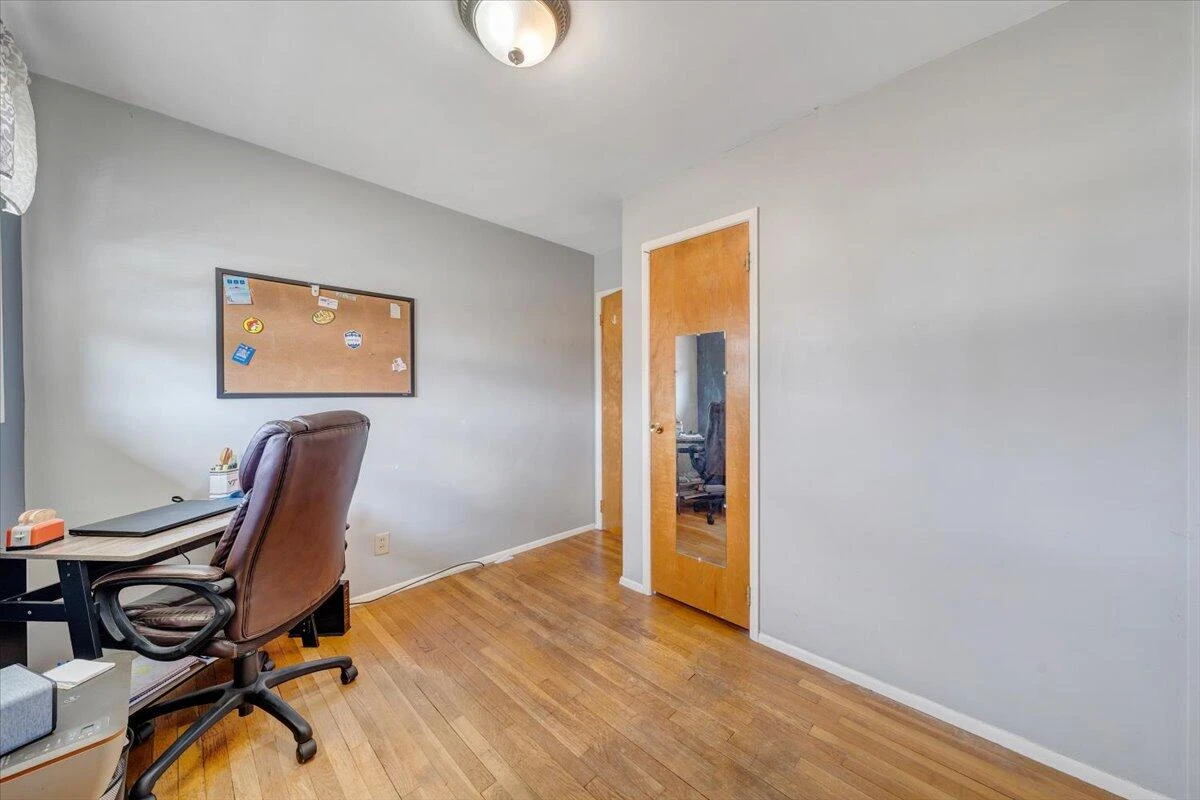 2241 Byrd AVE NE - Photo 17
