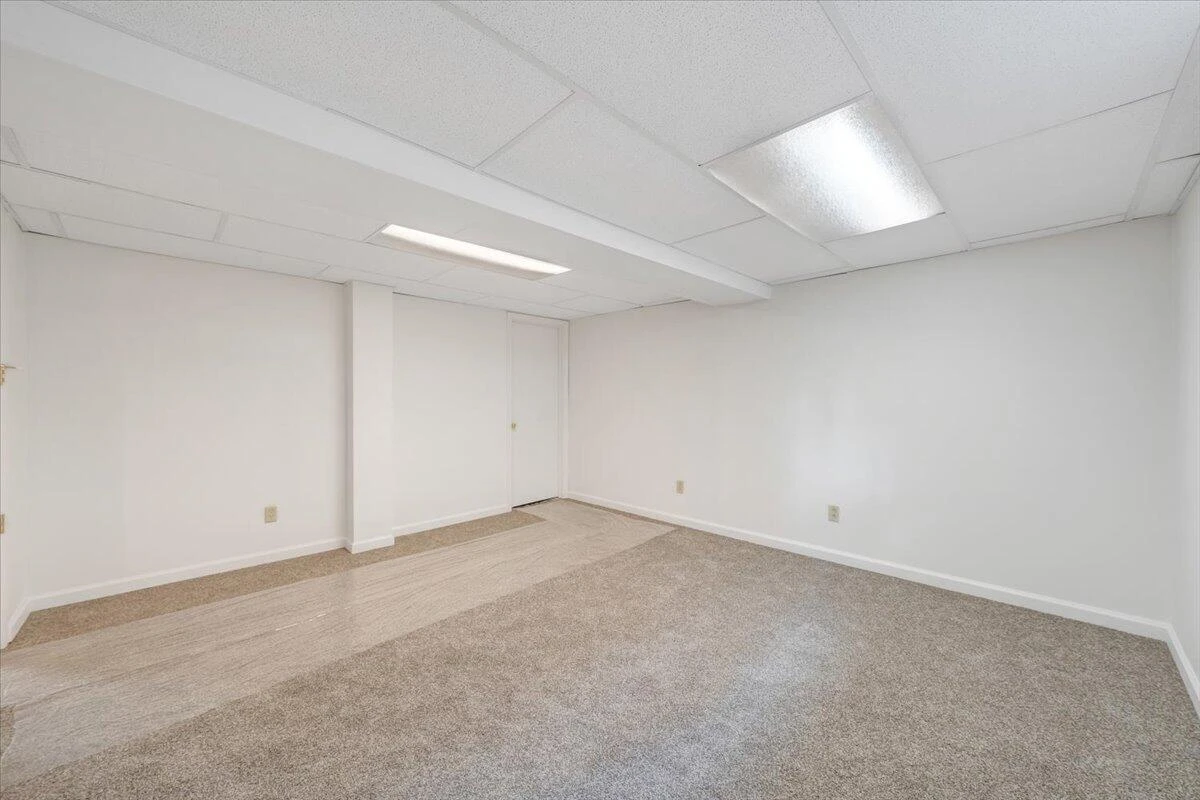 2241 Byrd AVE NE - Photo 25