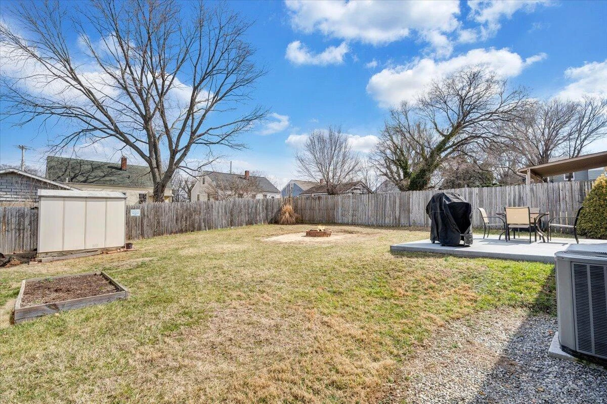 2241 Byrd AVE NE - Photo 35