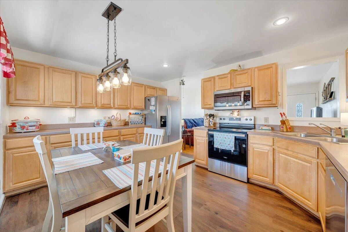 2241 Byrd AVE NE - Photo 12