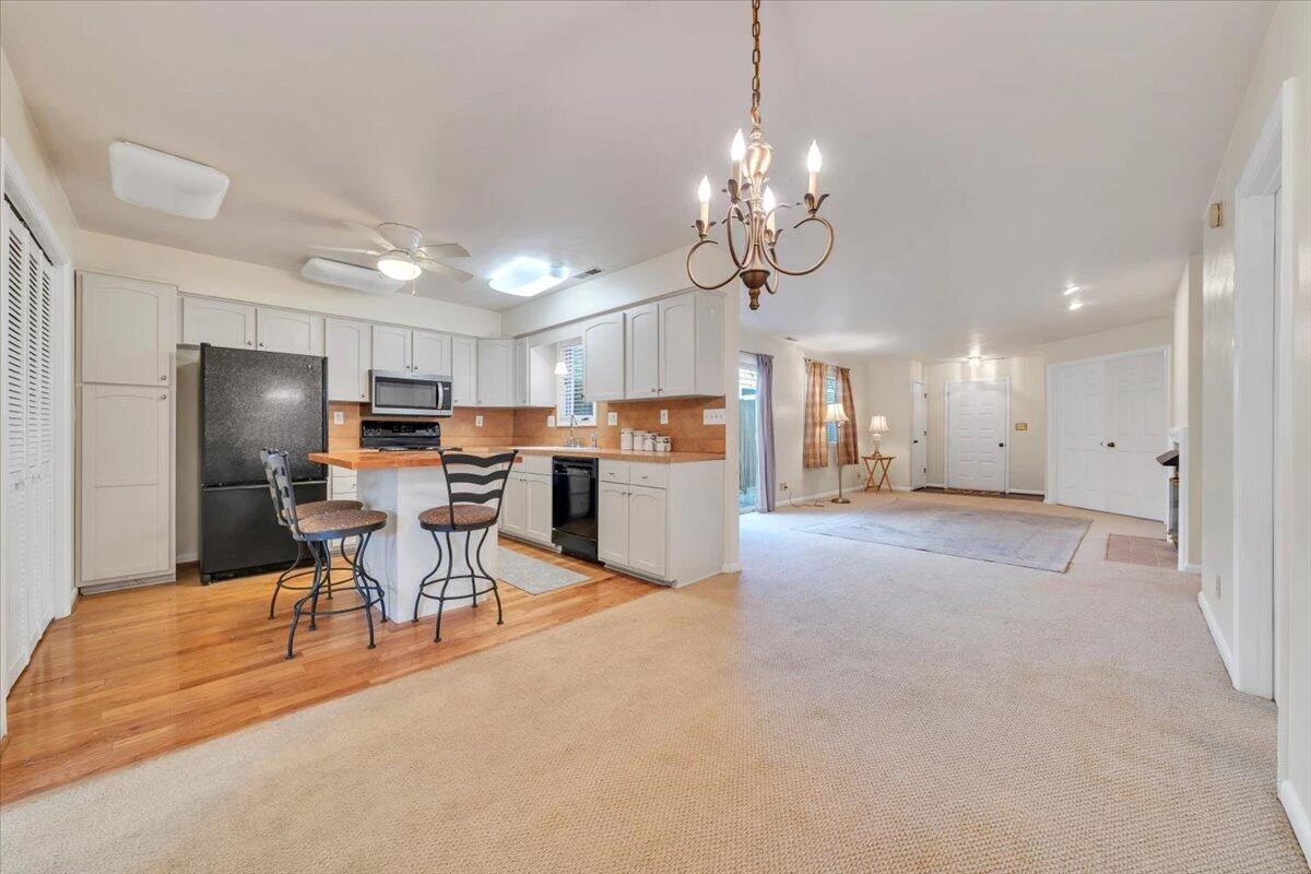 438 Windward DR - Photo 14