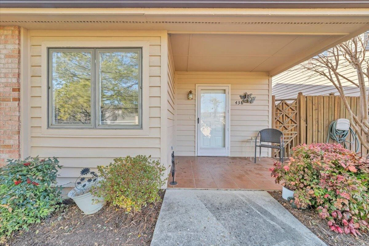 438 Windward DR - Photo 2