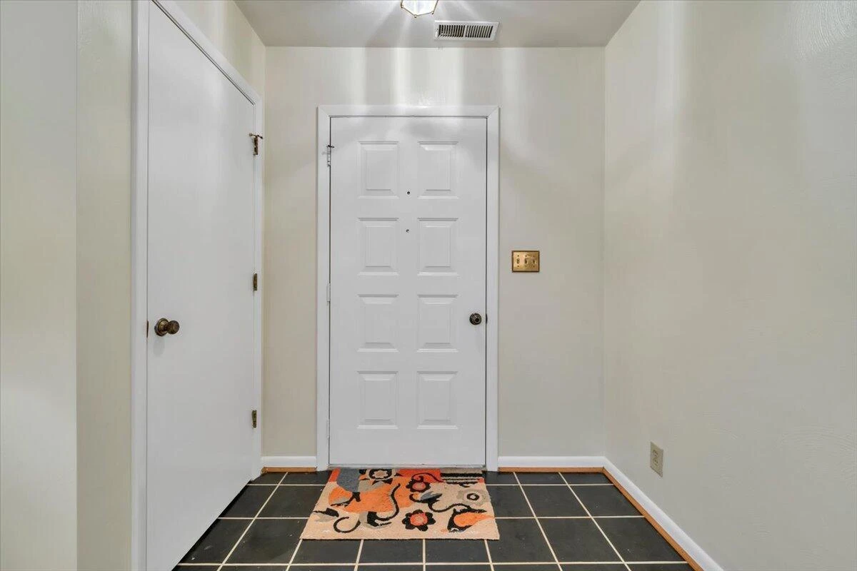 438 Windward DR - Photo 4