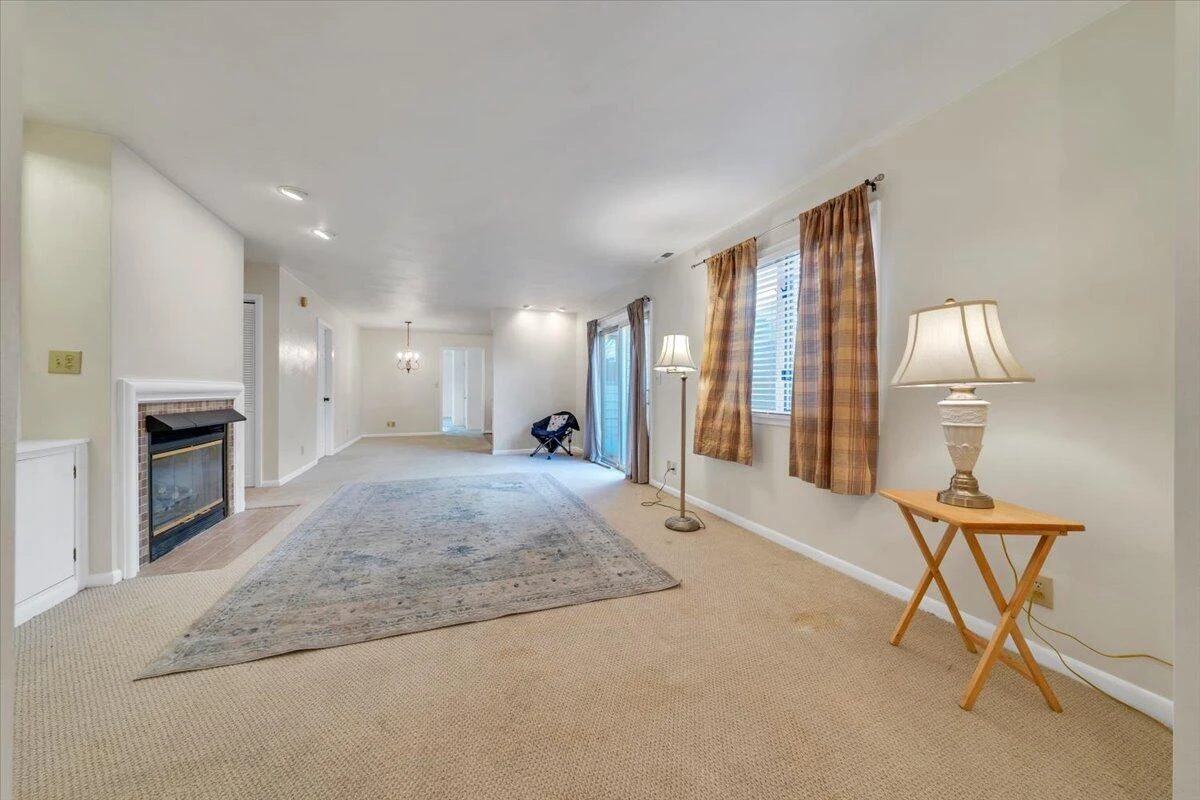 438 Windward DR - Photo 5