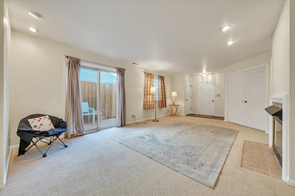 438 Windward DR - Photo 8