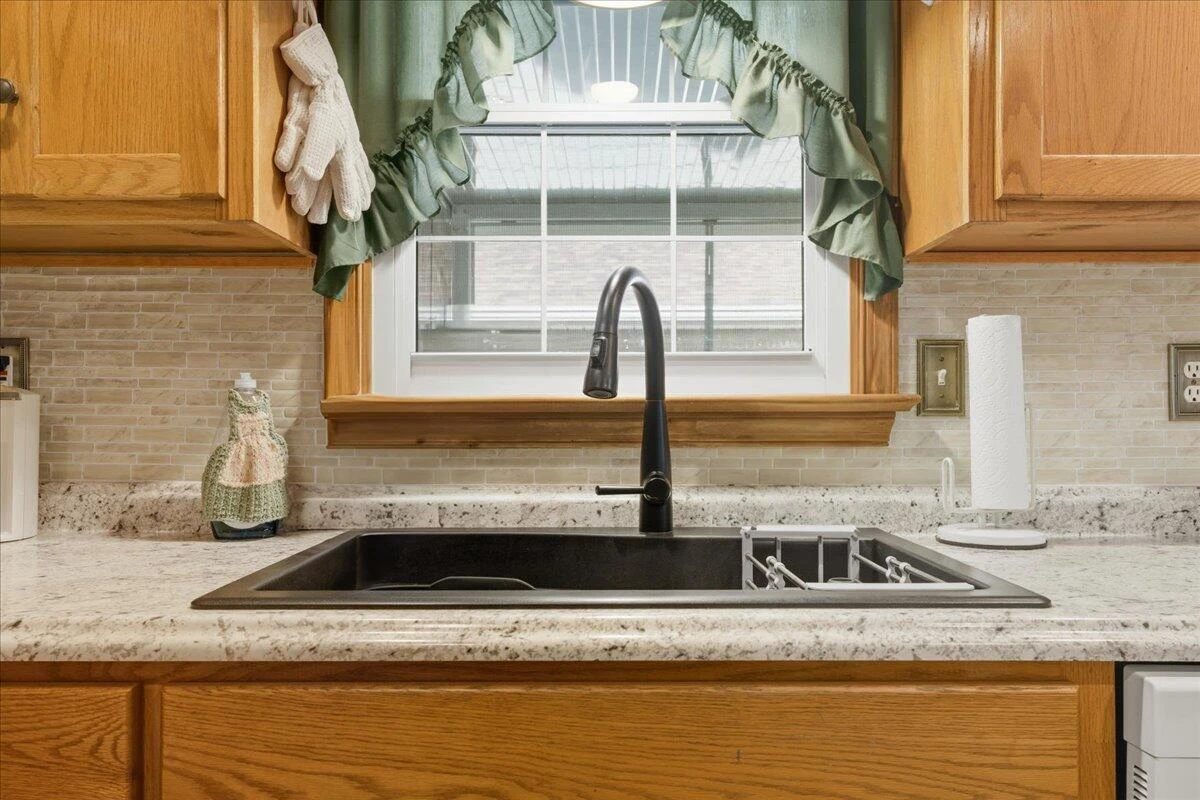 2121 Sunburst RD - Photo 10