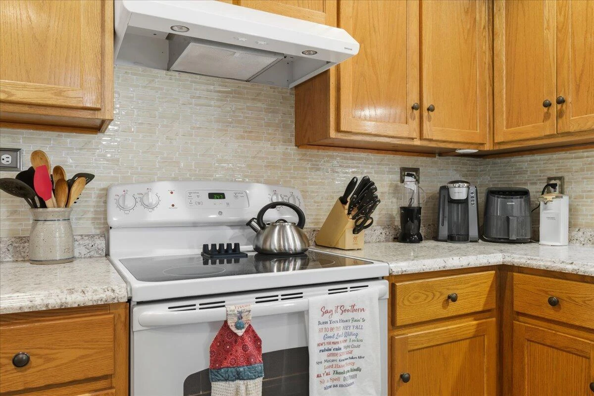 2121 Sunburst RD - Photo 11