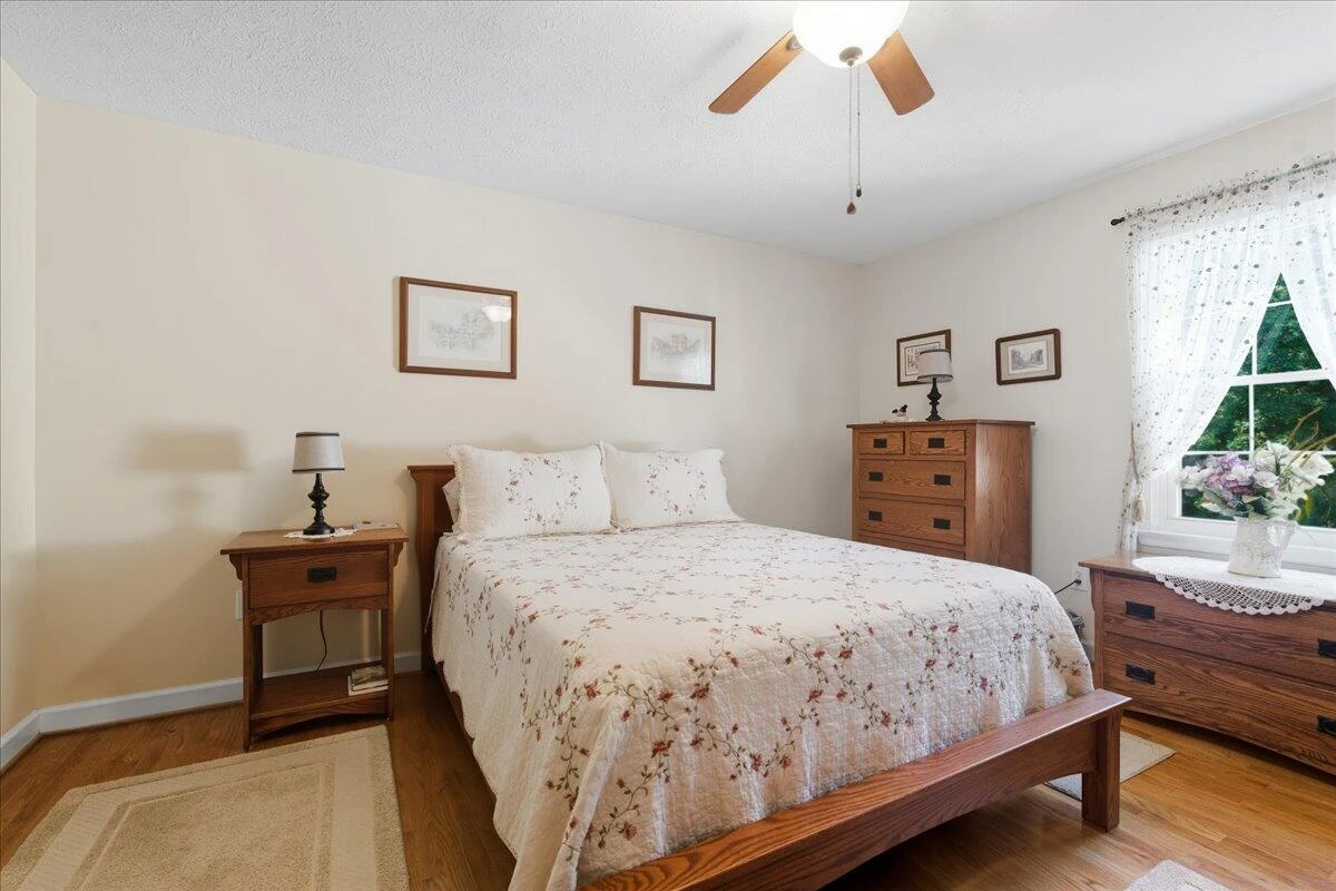 2121 Sunburst RD - Photo 14