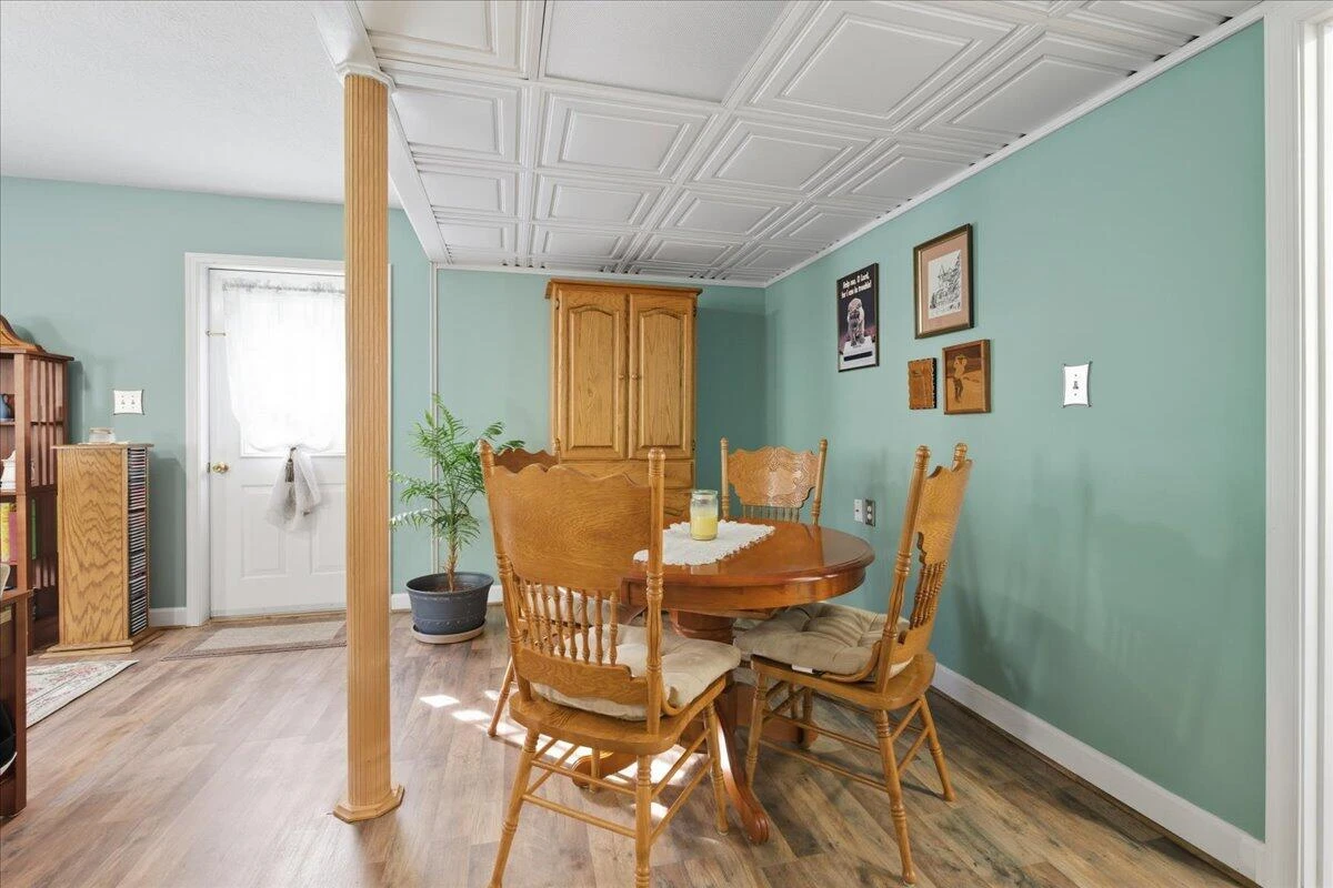 2121 Sunburst RD - Photo 25