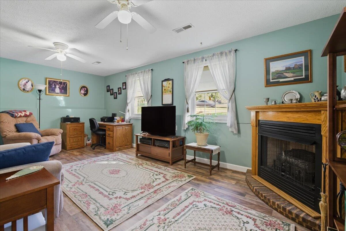2121 Sunburst RD - Photo 26