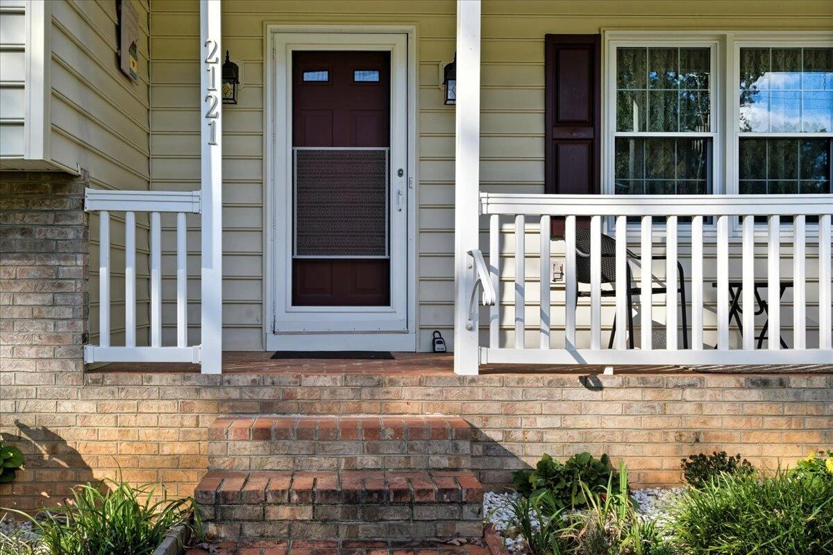 2121 Sunburst RD - Photo 3