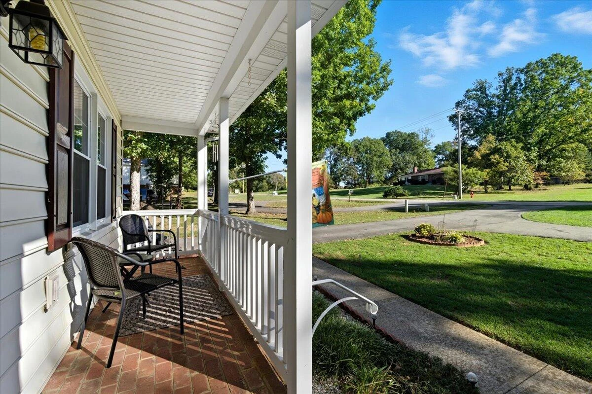 2121 Sunburst RD - Photo 5