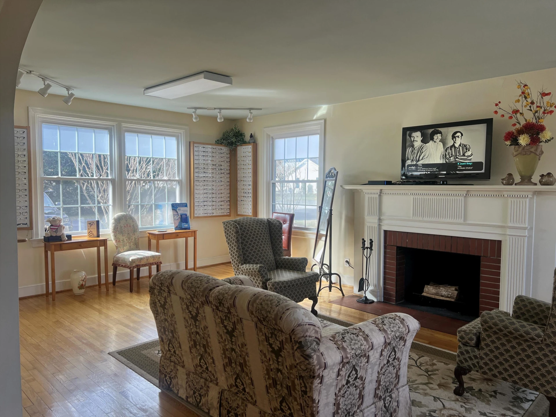 904 Apperson DR - Photo 4