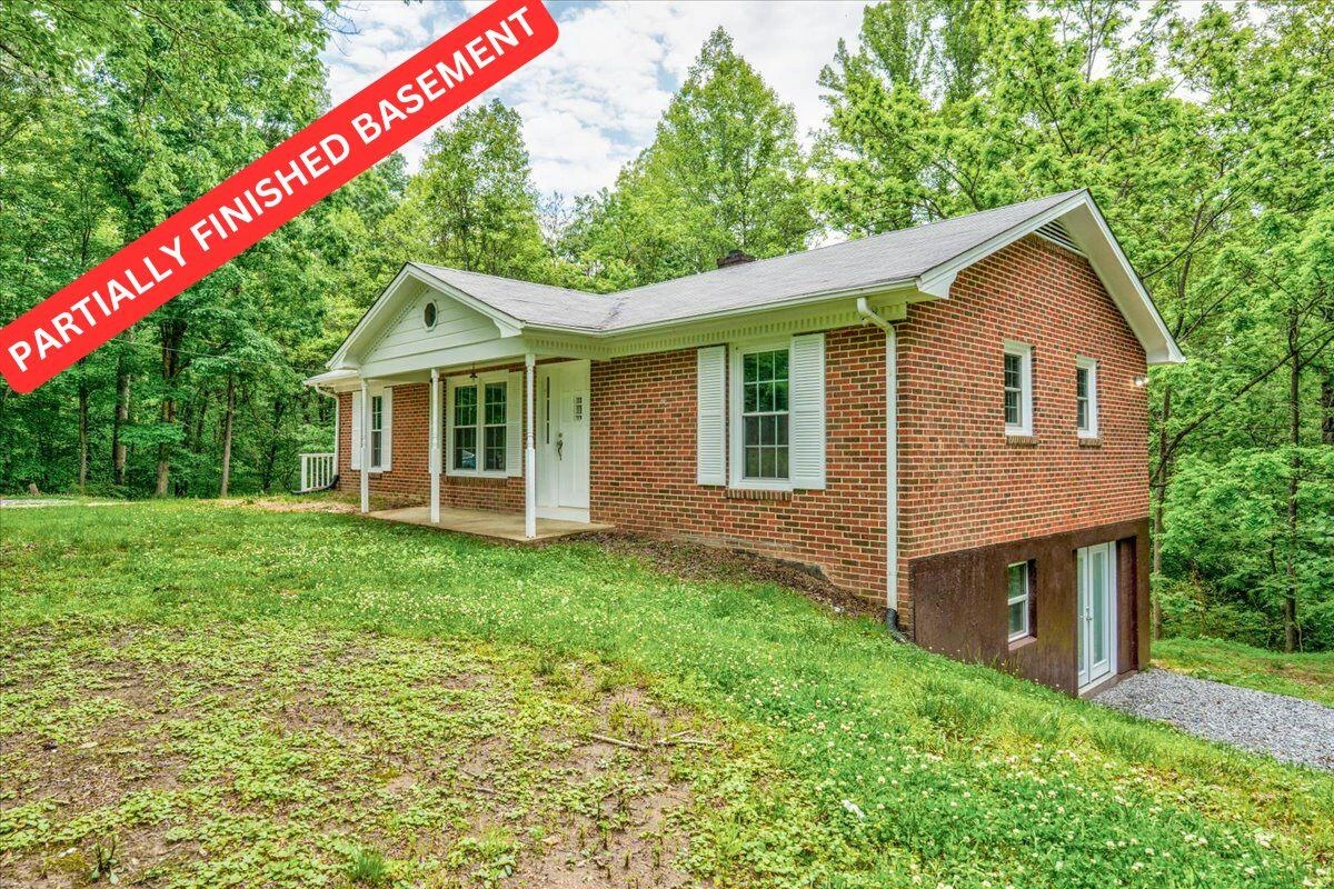 66 Adrian ST