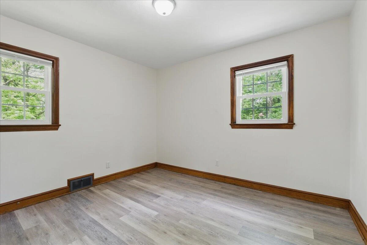 66 Adrian ST - Photo 10