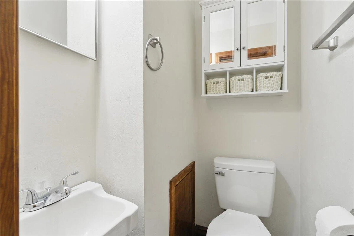 66 Adrian ST - Photo 12
