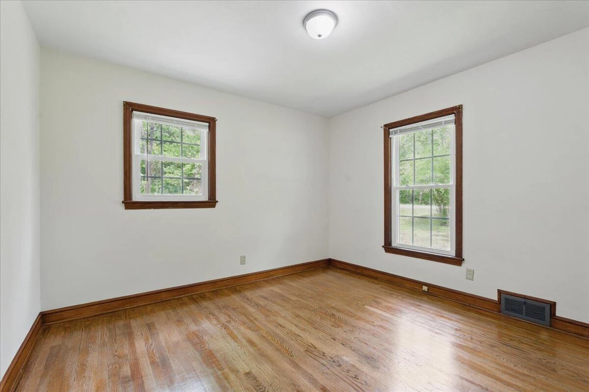 66 Adrian ST - Photo 13