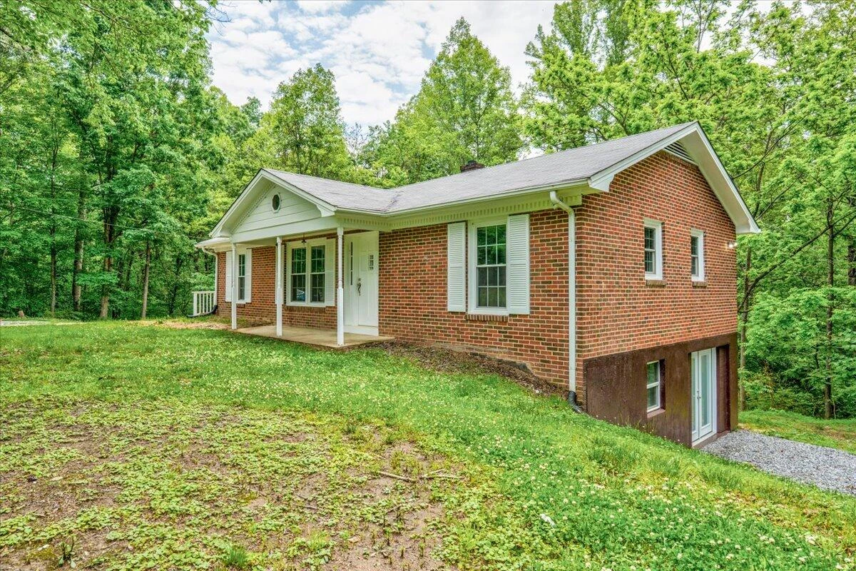 66 Adrian ST - Photo 22