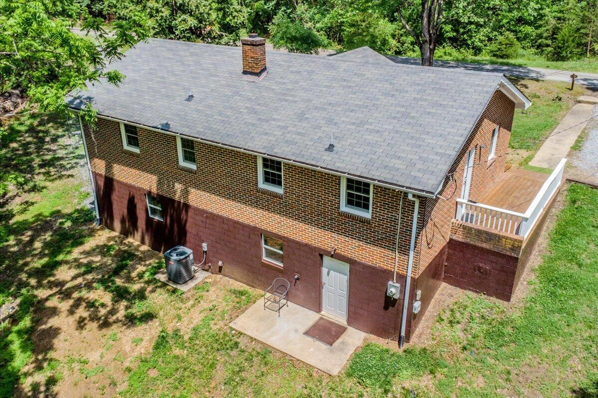 66 Adrian ST - Photo 4