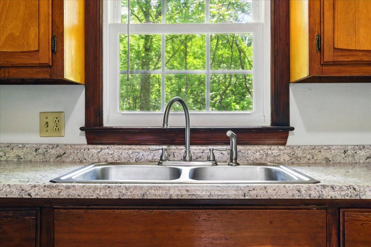 66 Adrian ST - Photo 7