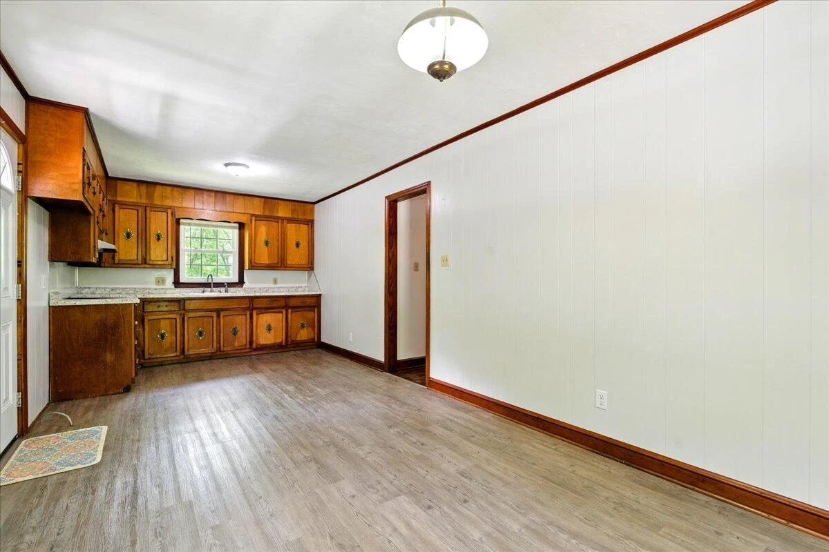 66 Adrian ST - Photo 8