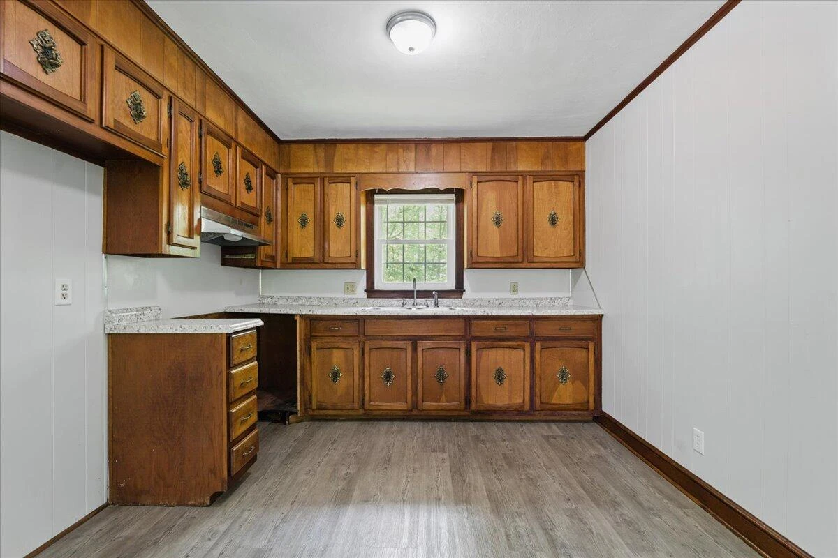 66 Adrian ST - Photo 9