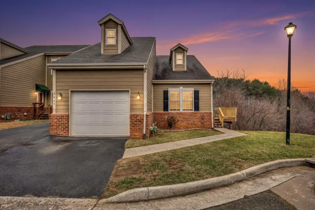 3827 Alexandra CT