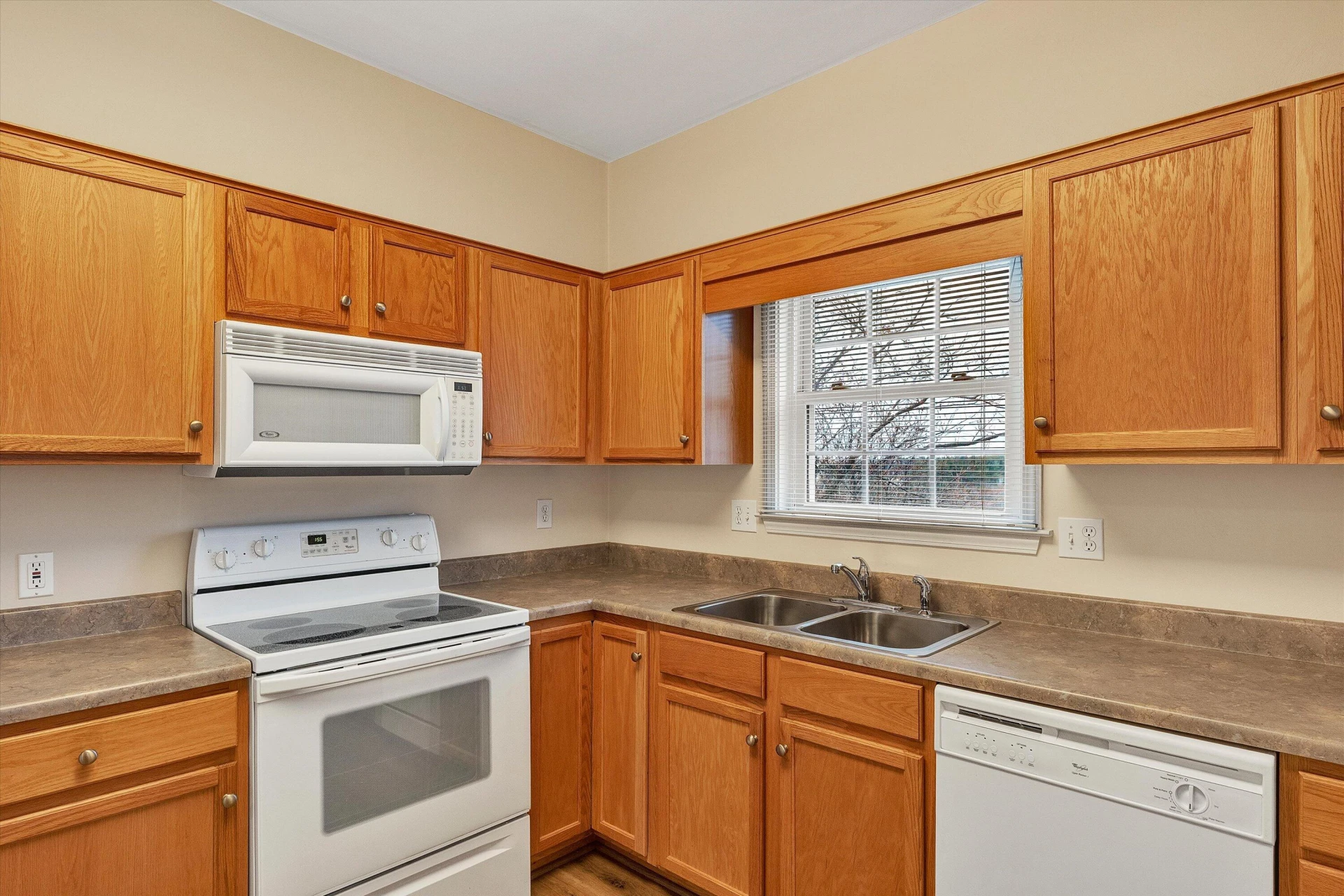 3827 Alexandra CT - Photo 13