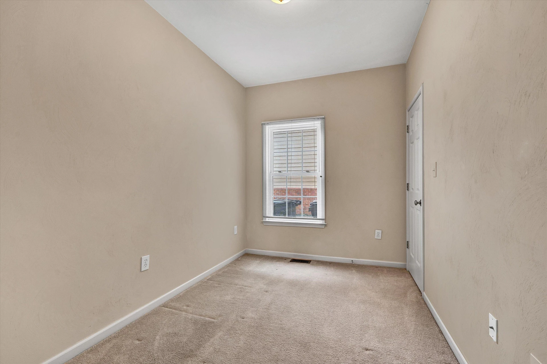 3827 Alexandra CT - Photo 17