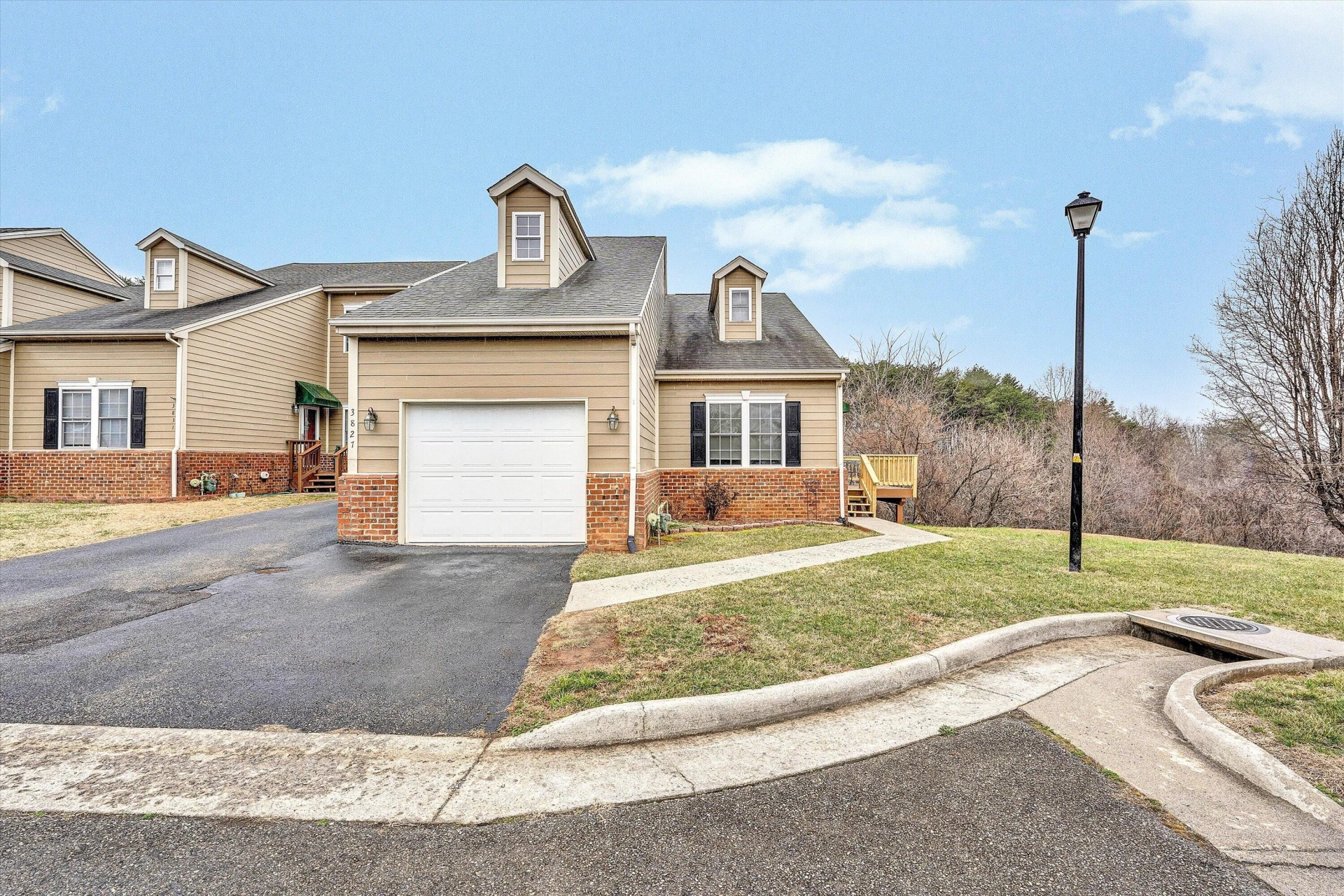 3827 Alexandra CT - Photo 3